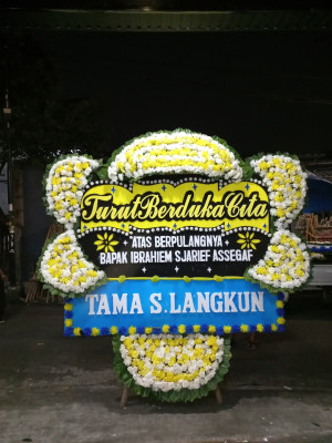 Papan Bunga Duka di Lamaru